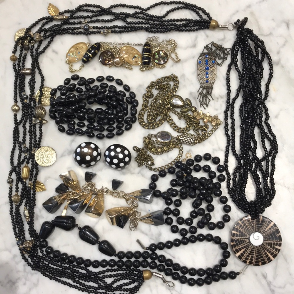 Bulk lot of vintage costume jewelry- wholesale